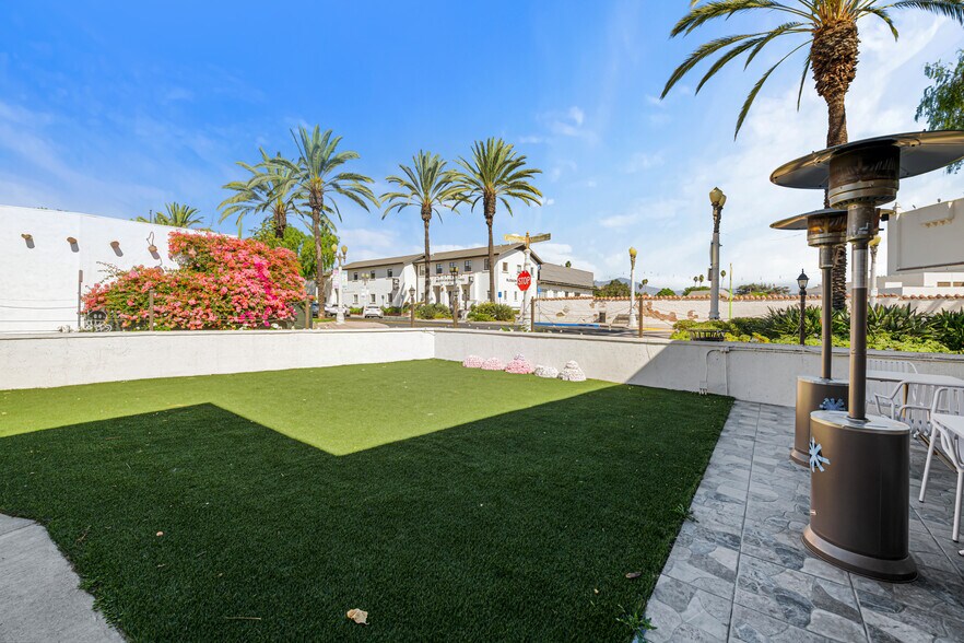 More Photos Of 303 S Mission Dr, San Gabriel Restaurant For Sale