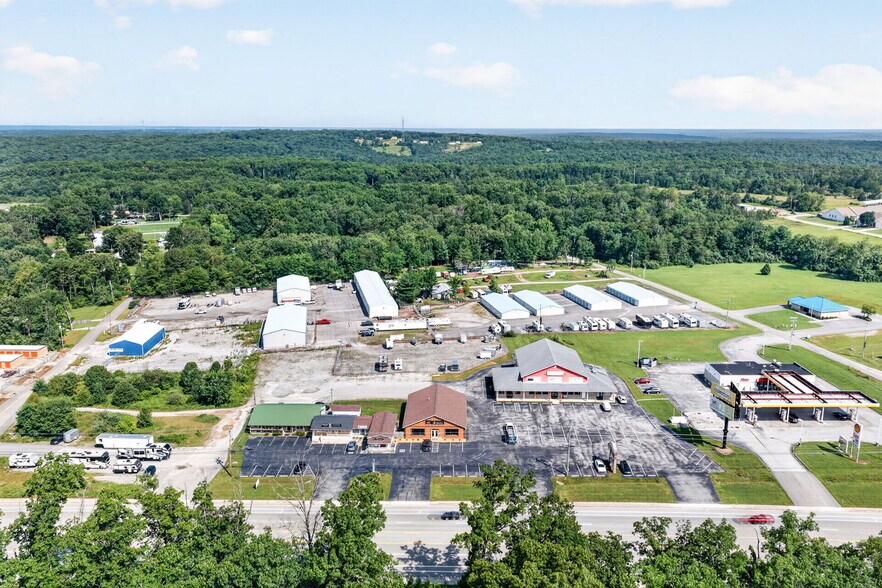 More Photos Of 110 Woodlands Cir, Crossville Self Storage For Sale
