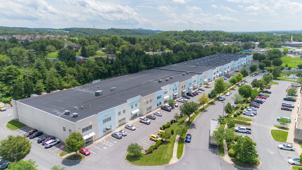 Primary Photo Of 1539 Tilco Dr, Frederick Light Distribution For Sale