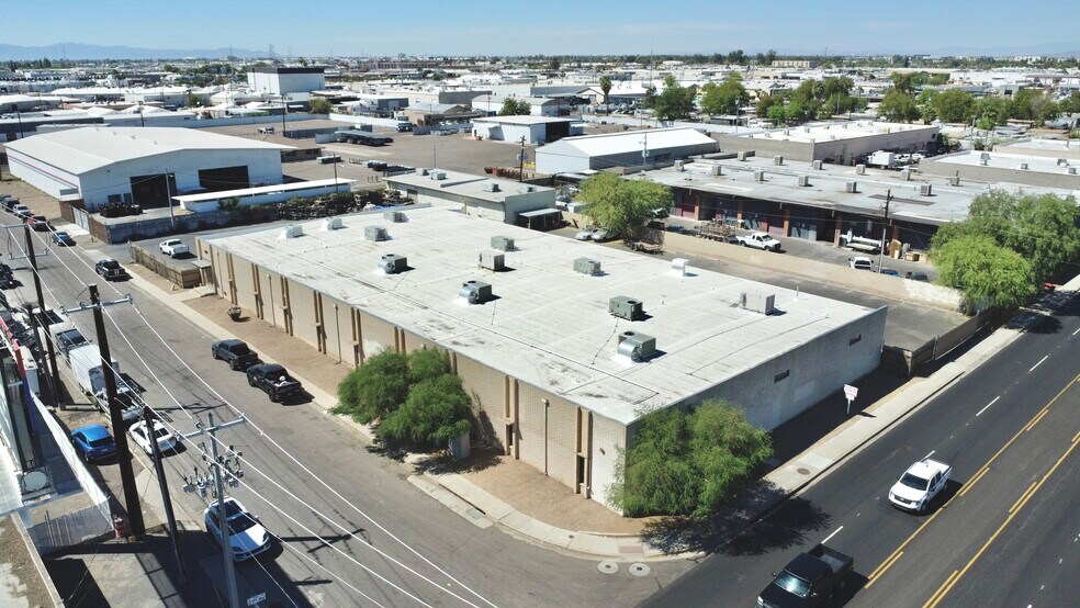 More Photos Of 2710 W Cheery Lynn Rd, Phoenix Manufacturing For Lease