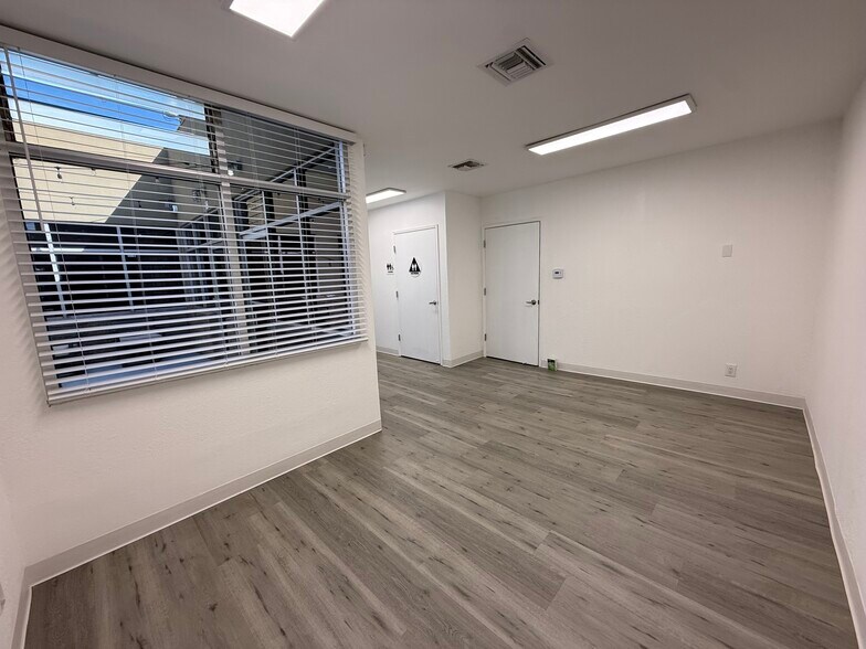 More Photos Of 1551 16th St, Santa Monica Manufacturing For Lease