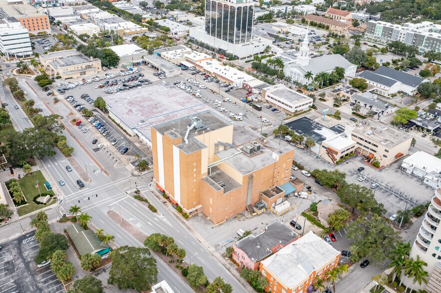 More Photos Of 1701-1709 Ringling Blvd, Sarasota Office For Lease