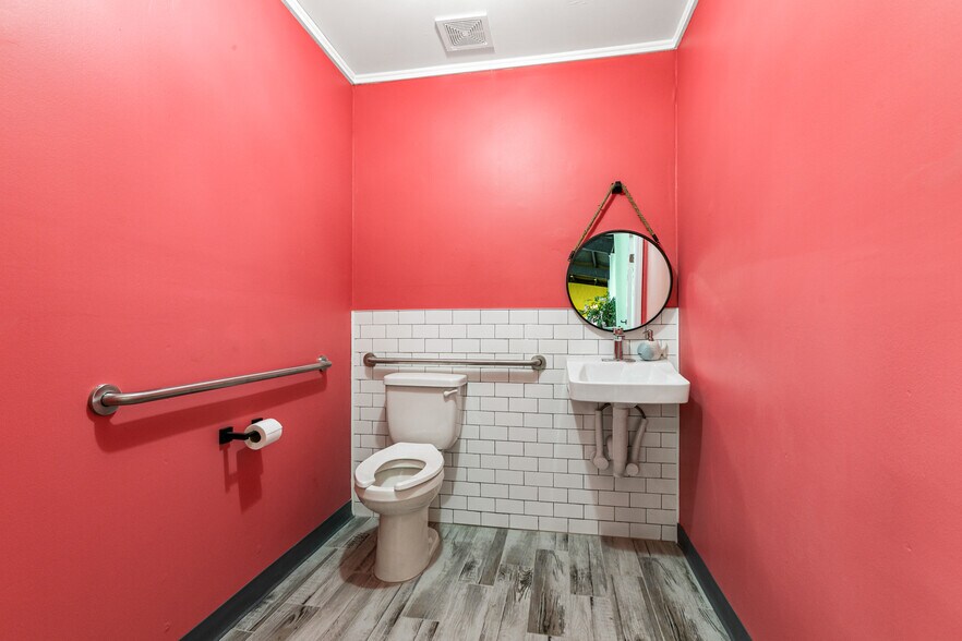 More Photos Of 130 N Volusia St, Saint Augustine Industrial For Sale
