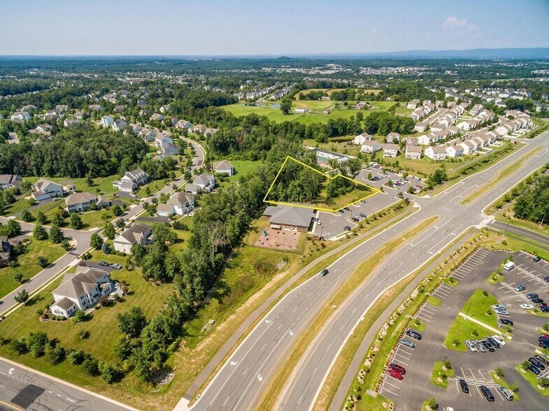 More Photos Of 43655 Tall Cedars Pky, Chantilly Daycare Center For Lease