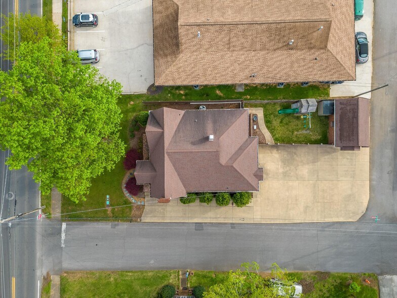 More Photos Of 2120 N Ocoee St, Cleveland Apartments For Sale