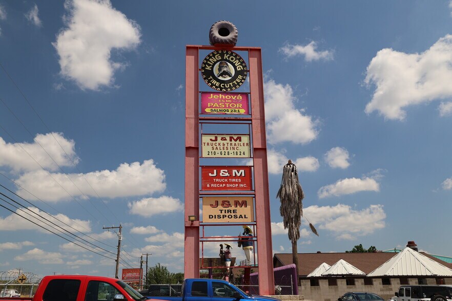 More Photos Of 11420 S State Highway 16, San Antonio Auto Repair For Sale