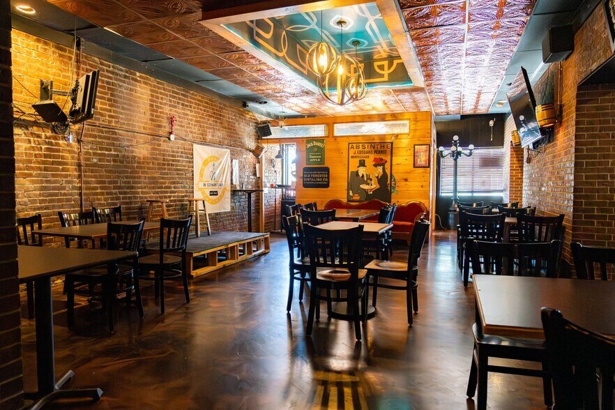 More Photos Of 1481 S Shelby St, Louisville Bar For Sale