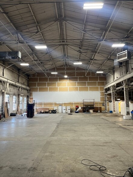 More Photos Of 1029 Lyell Ave, Rochester Warehouse For Lease