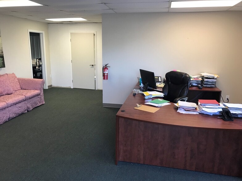 More Photos Of 6315 Presidential Ct, Fort Myers Office For Lease