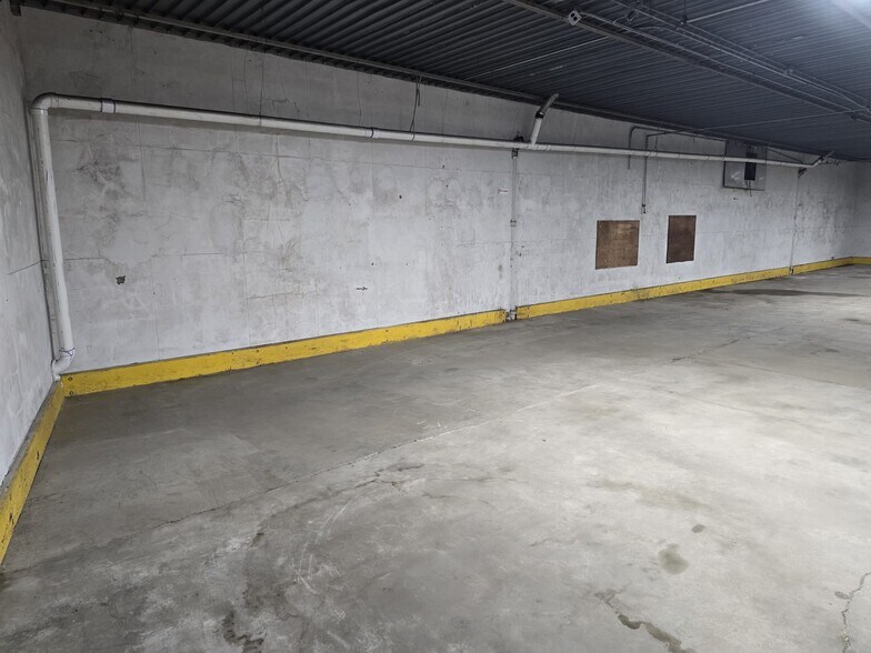 More Photos Of 15500 Woodrow Wilson St, Detroit Industrial For Lease