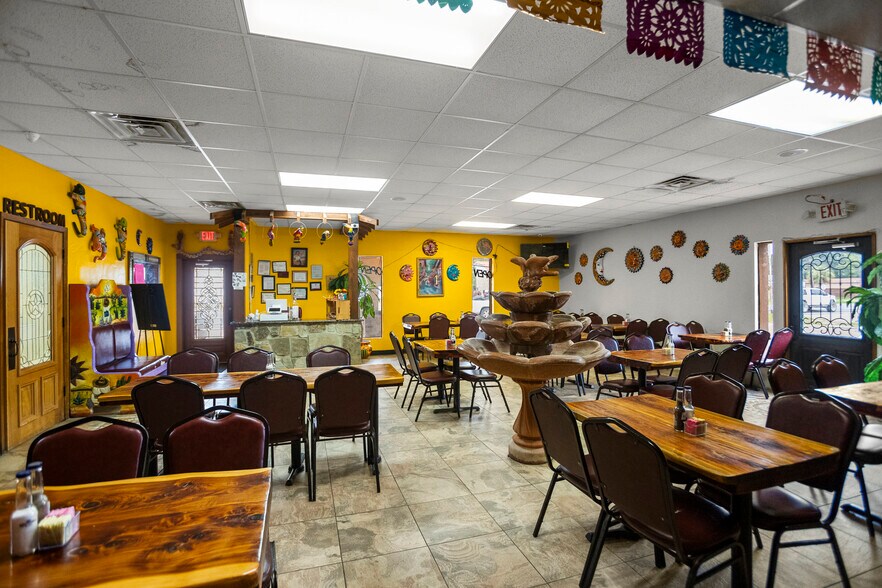 More Photos Of 215 S Washington, Livingston General Retail For Sale