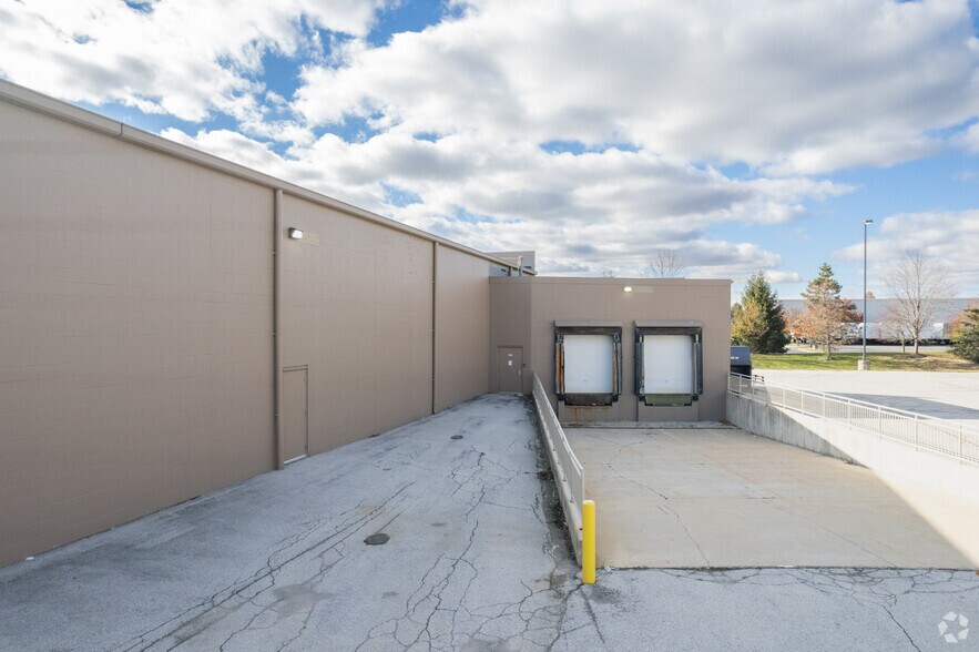 More Photos Of 1220-1420 S Holland Sylvania Rd, Holland Unknown For Lease