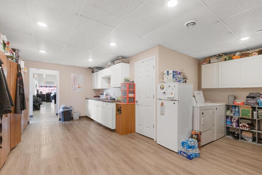 More Photos Of 307 E Main St, Knoxville Storefront Retail Residential For Sale