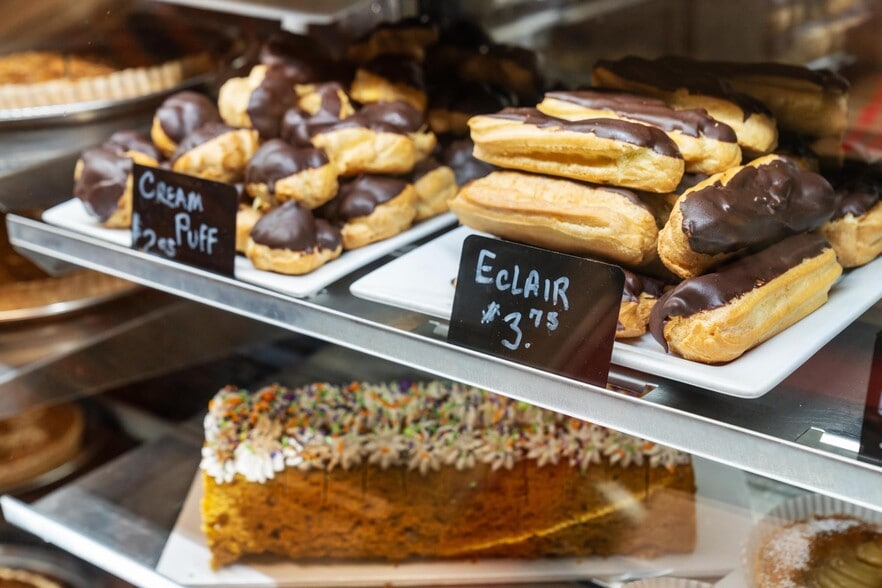 More Photos Of 110 S Lake St, Boyne City Restaurant For Sale