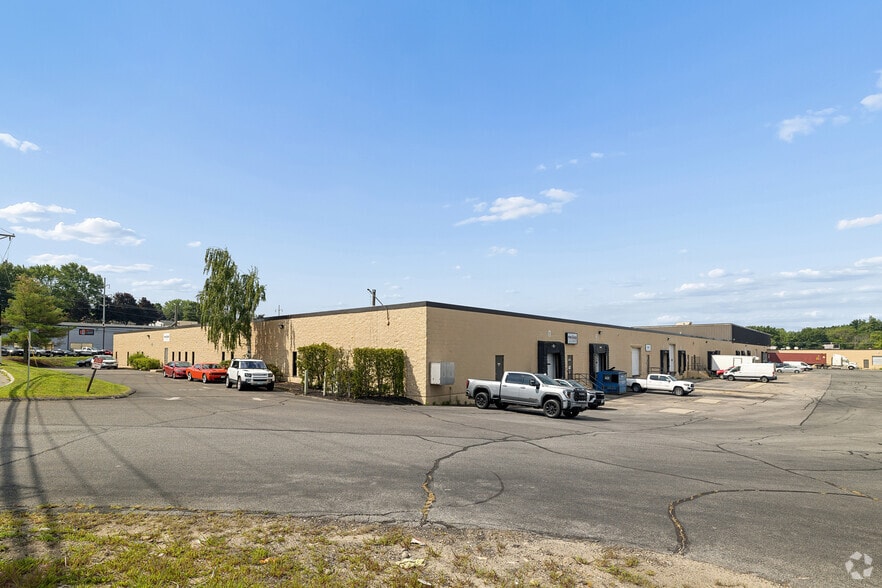 More Photos Of 94-104 Glenn St, Lawrence Manufacturing For Lease