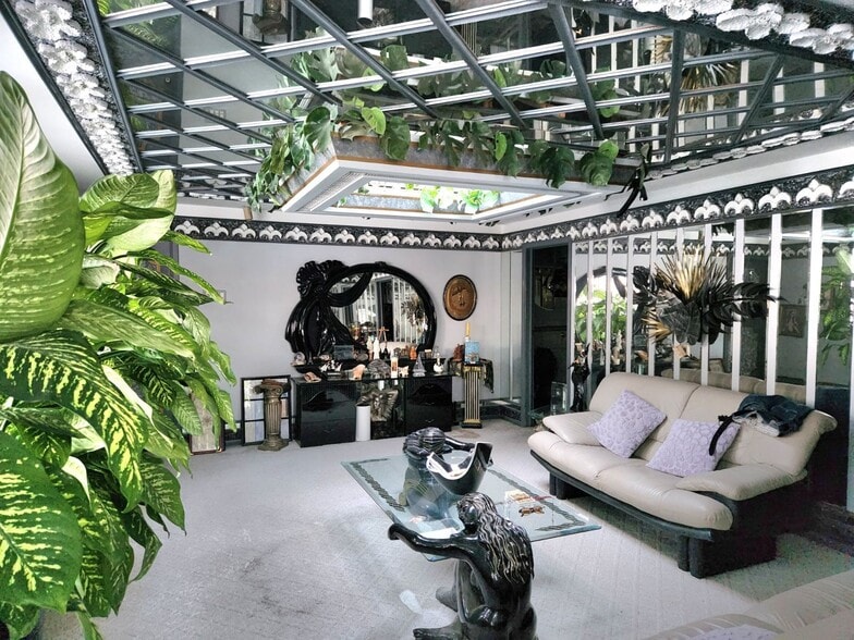 More Photos Of 6071 S Archer Ave, Chicago Restaurant For Sale