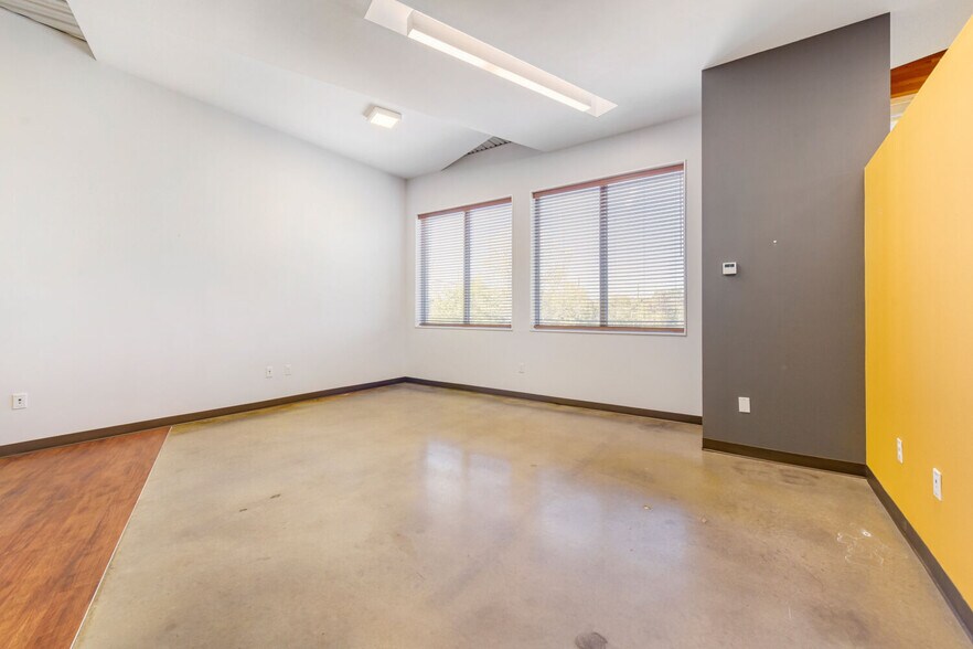 More Photos Of 4910 W Highway 290, Austin Office For Lease