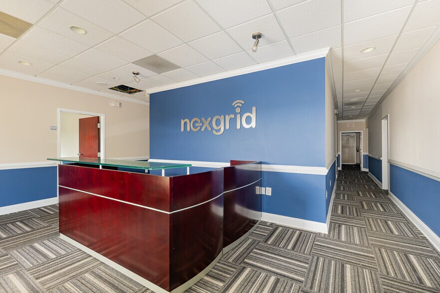More Photos Of 100 Industrial Dr, Fredericksburg Showroom For Sale