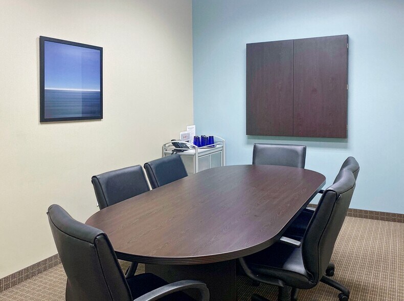 More Photos Of 6860 Dallas Pkwy, Plano Coworking Space