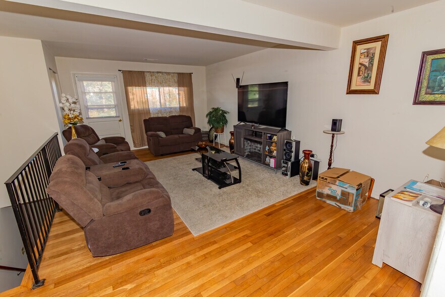 More Photos Of 1213 E Northern Pky, Baltimore Apartments For Sale