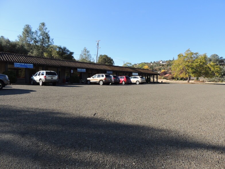 More Photos Of 9781 Point Lakeview Rd, Kelseyville Storefront For Lease