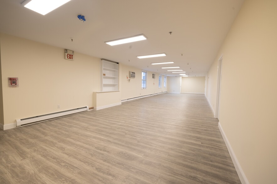 More Photos Of 185 6th Ave, Paterson Light Manufacturing For Lease