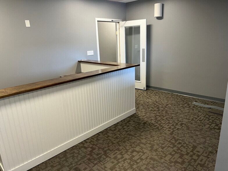 More Photos Of 63 1/2 Jefferson Ave, Salem Office For Lease