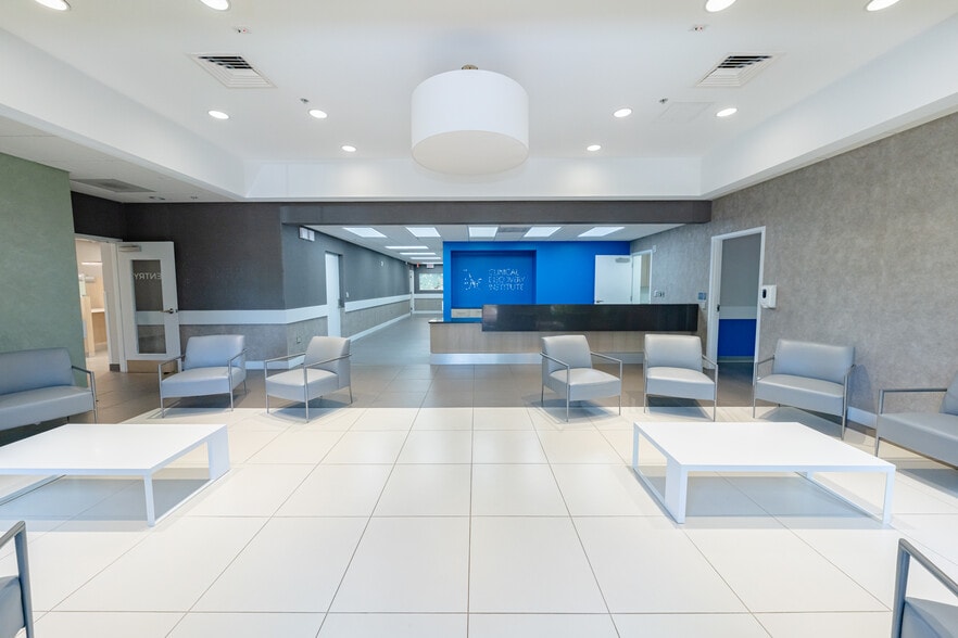 More Photos Of 7901 Riviera Blvd, Miramar Medical For Sale