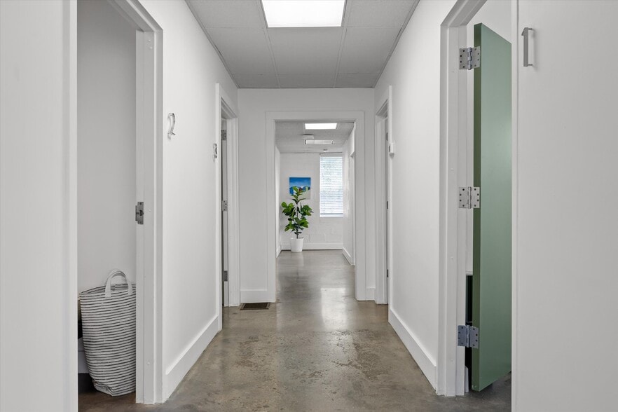 More Photos Of 525 Cherokee Blvd, Chattanooga Office For Lease