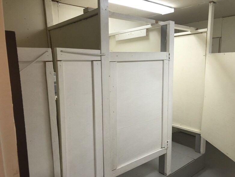 More Photos Of 204 FM 696, Elgin Light Manufacturing For Sale