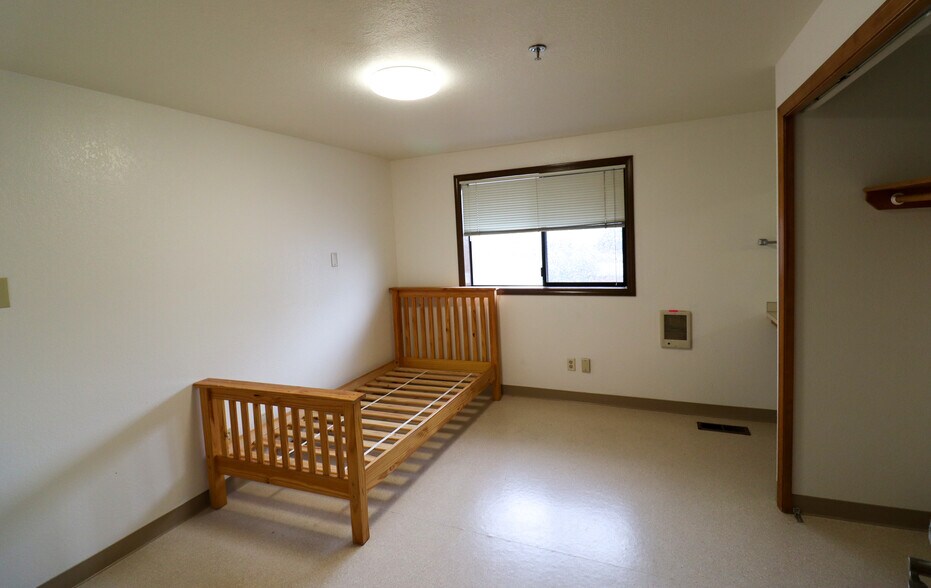 More Photos Of 3692 Hickory Ave, Eugene Healthcare For Sale