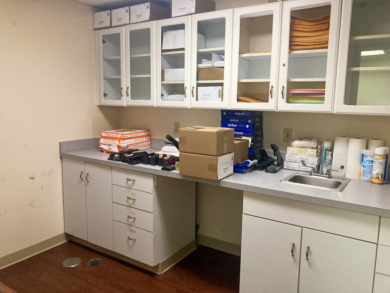 More Photos Of 510 W Union St, Athens Healthcare For Sale