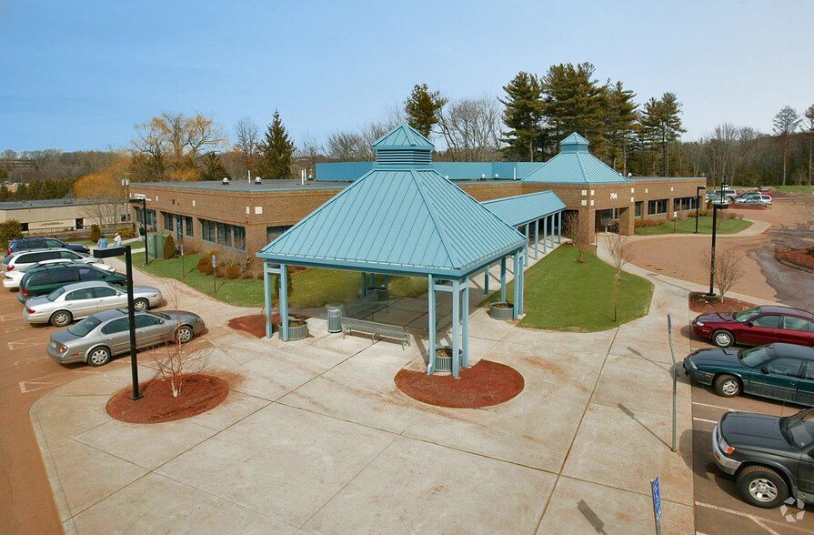 Primary Photo Of 704 Hebron Ave, Glastonbury Medical For Lease