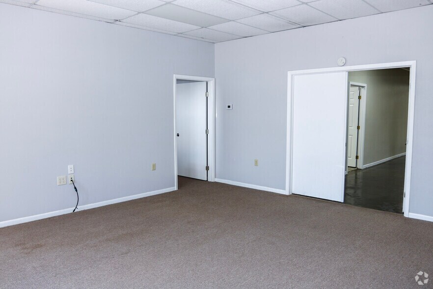 More Photos Of 201 N Winfree St, Dayton Office For Lease