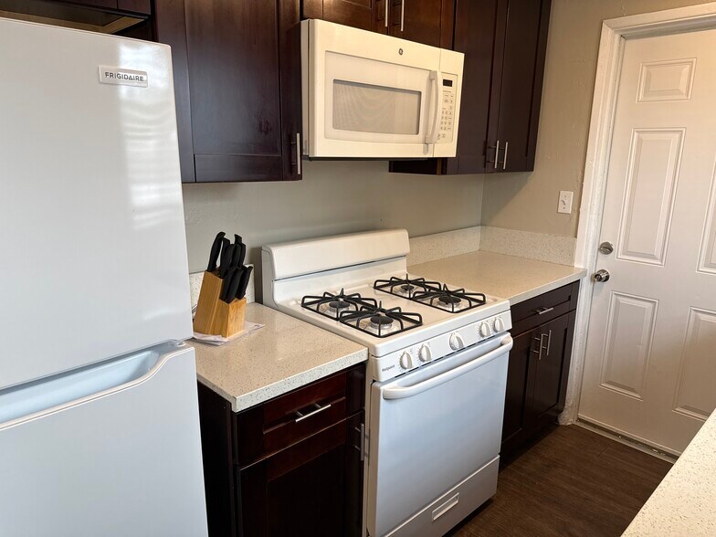More Photos Of 1704-1712 B Ave, National City Apartments For Sale