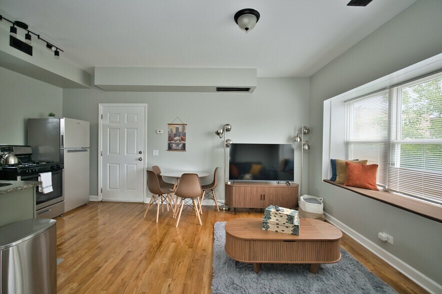 More Photos Of 3034-3040 W Montrose Ave, Chicago Apartments For Sale