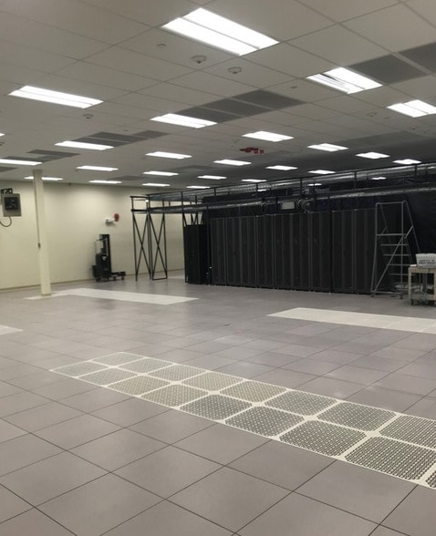 More Photos Of 8701-8799 Brooklyn Blvd, Brooklyn Park Warehouse For Lease