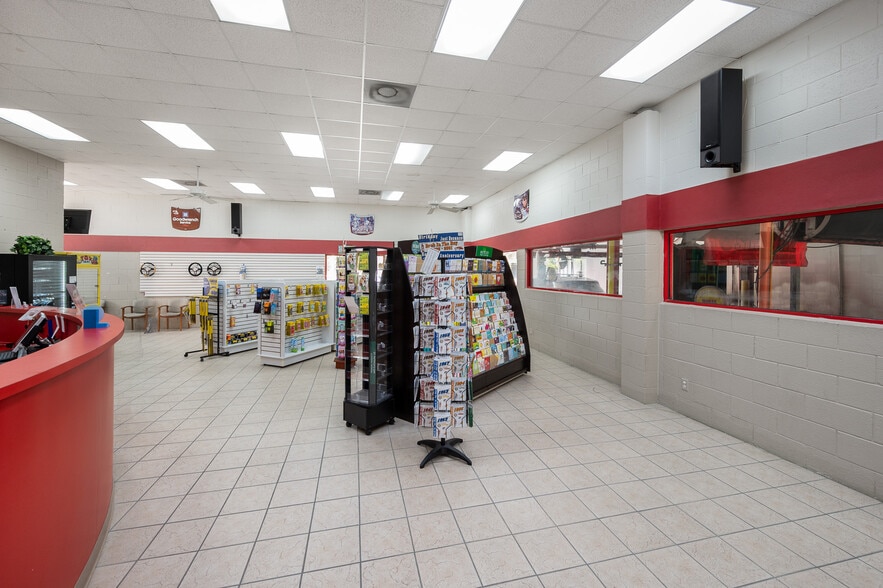 More Photos Of 8090 Gladiolus Dr, Fort Myers Carwash For Sale