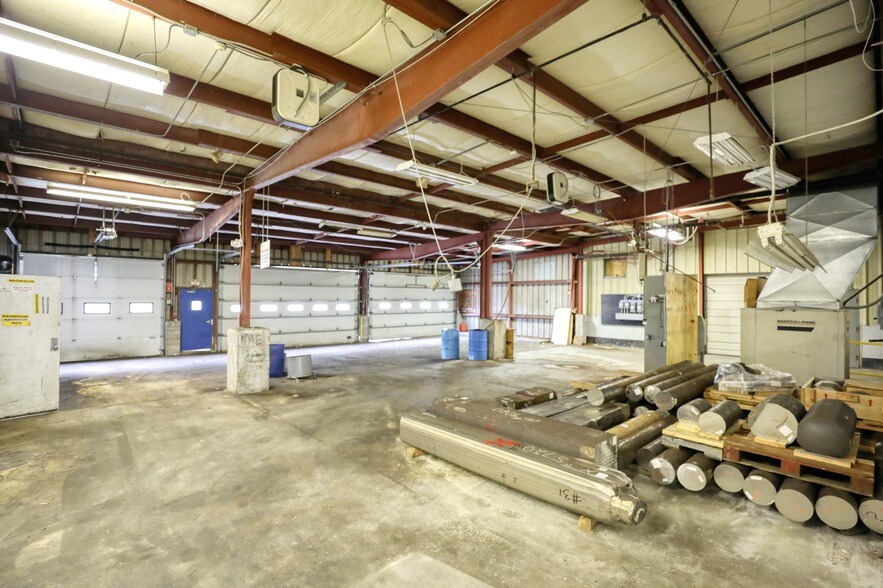 More Photos Of 109 Apremont Way, Westfield Manufacturing For Lease