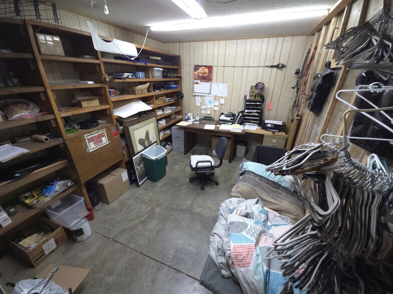 More Photos Of 10543 Old Lake Rd, Lake City Service Station For Sale