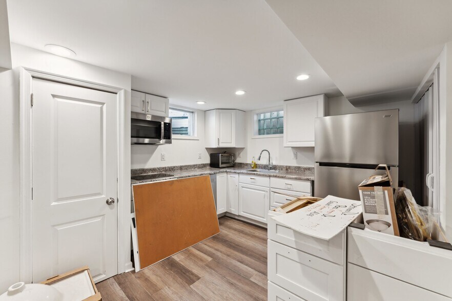 More Photos Of 5730 Biscayne dr, Alexandria Office For Sale