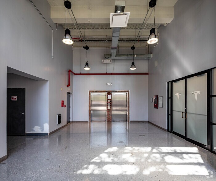 More Photos Of 160 Van Brunt St, Brooklyn Office For Lease