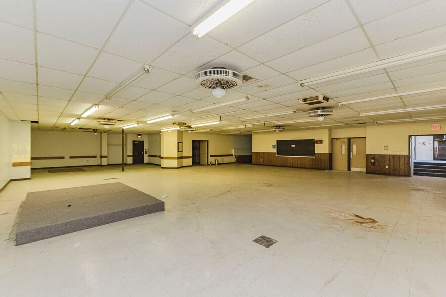 More Photos Of 1560 S Topeka St, Wichita Lodge Meeting Hall For Sale