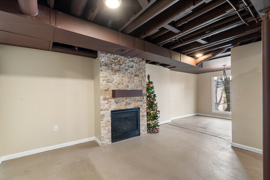 More Photos Of 1177 Canton Rd, Akron Storefront For Sale