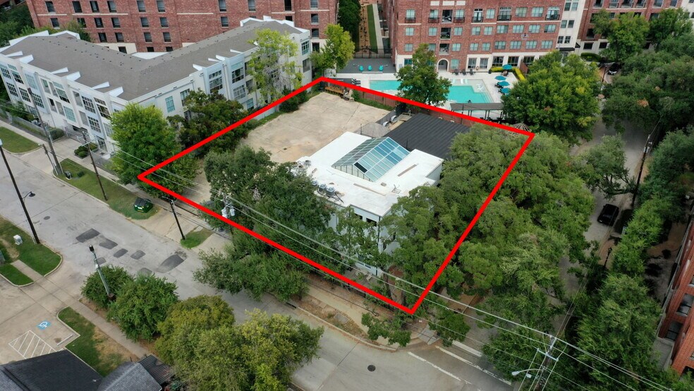 More Photos Of 1916 Baldwin St, Houston Bar For Sale