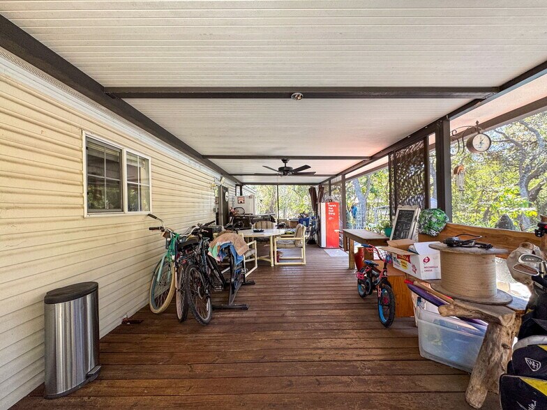 More Photos Of 15525 Shady Hills Rd, Spring Hill Restaurant For Sale