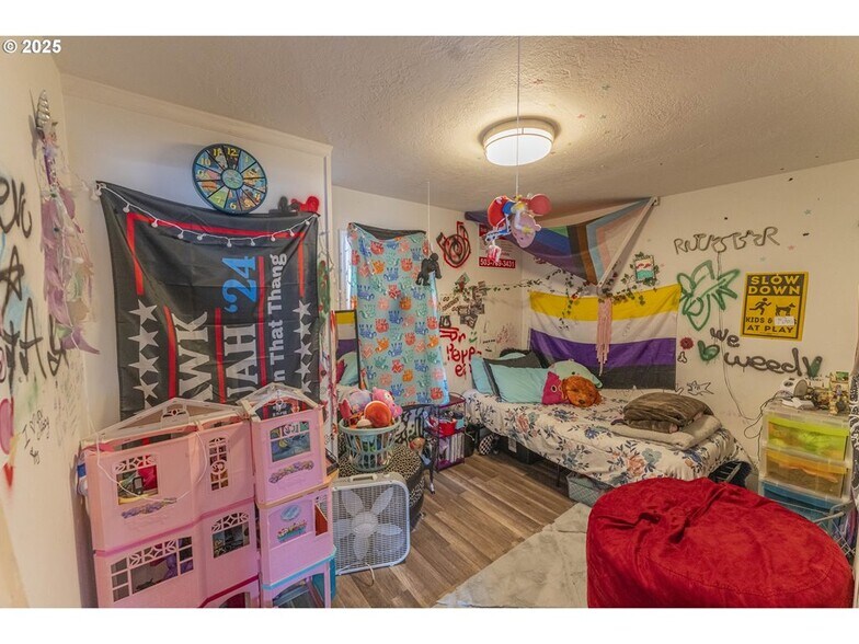 More Photos Of 2149 S Franklin St, Seaside Apartments For Sale