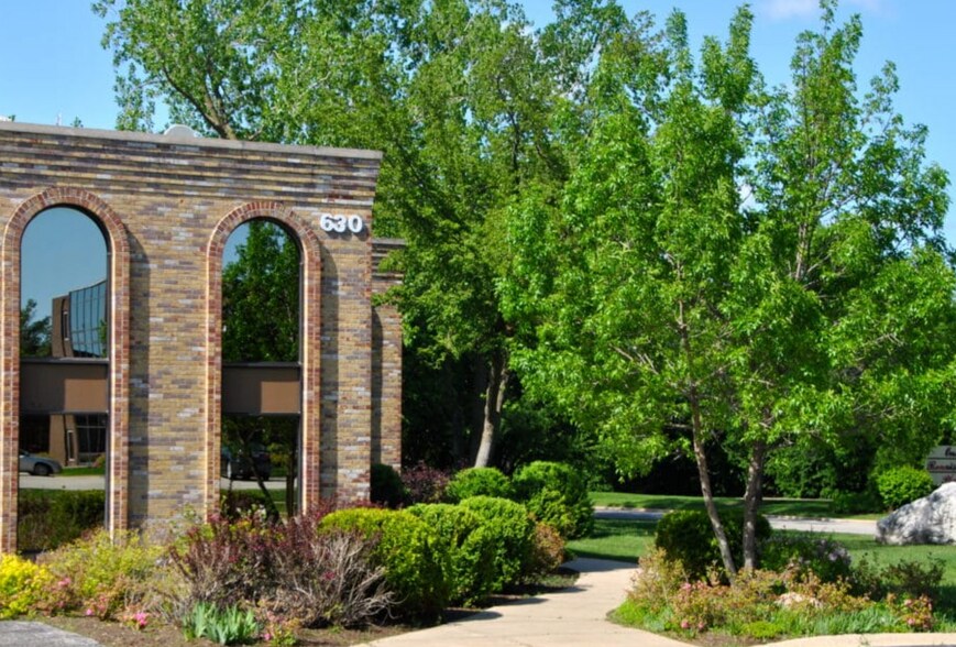 More Photos Of 625 N North Ct, Palatine Unknown For Lease