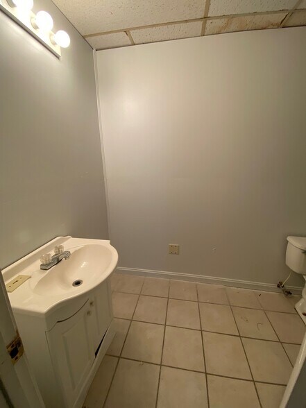 More Photos Of 1243 Nelle St, Tupelo Warehouse For Sale