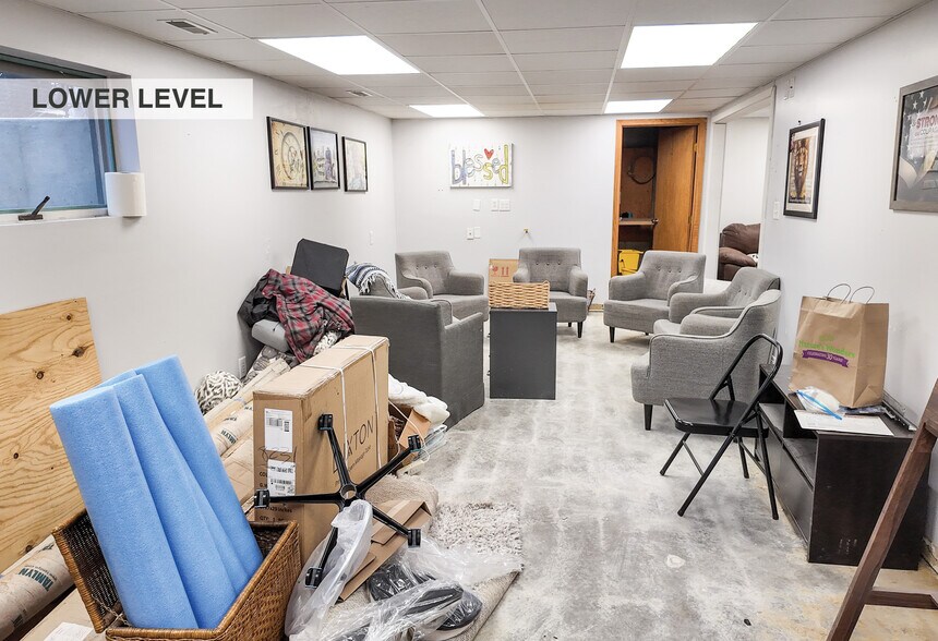 More Photos Of 1711 E 10th St, Sioux Falls Office For Sale